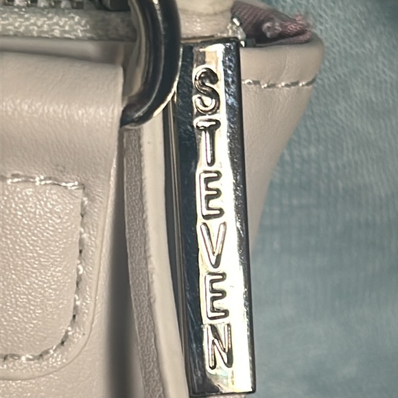 New Steve Madden Ltd. VIDA Artist Series Crossbody Bag With Floral Artwork Print - Picture 5 of 12